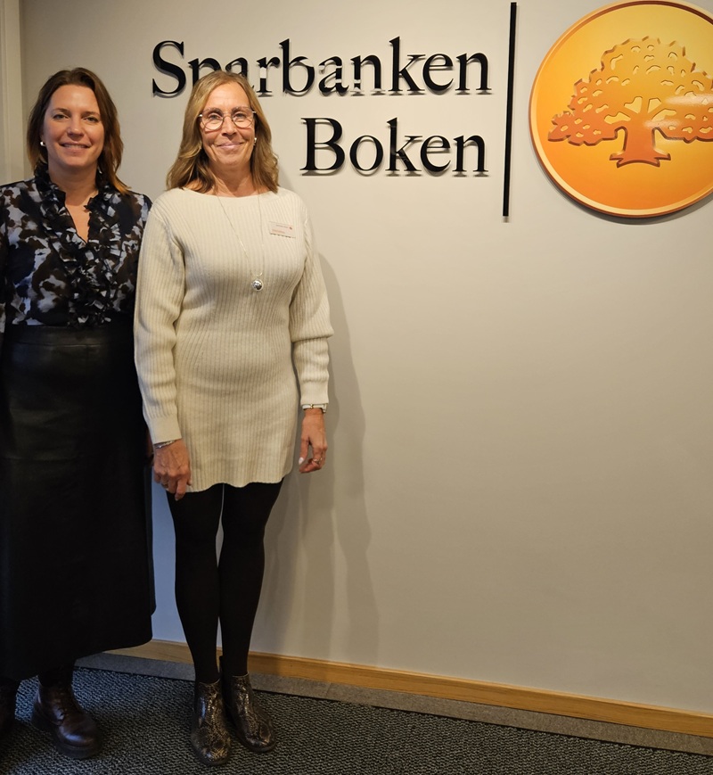 Frida Nilsson och Christina Hartzell på Sparbanken Boken i Örkelljunga kommun